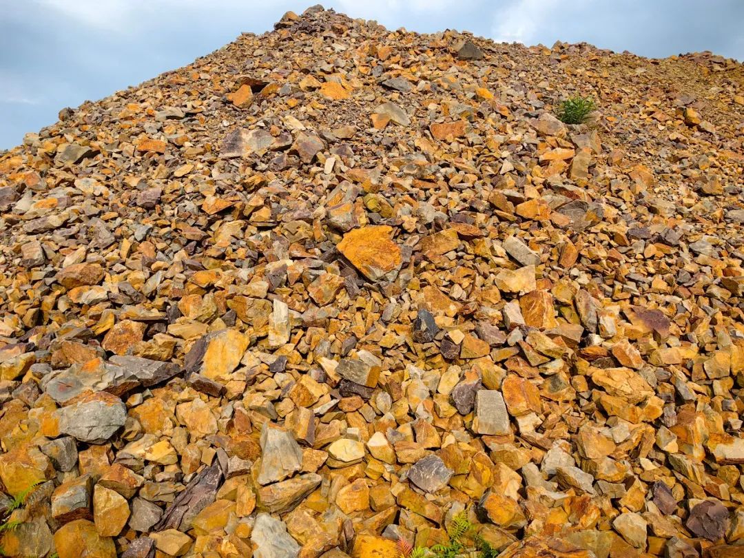 藤县绿色新材料产业园分园区堆放的砂石土一批拍卖公告