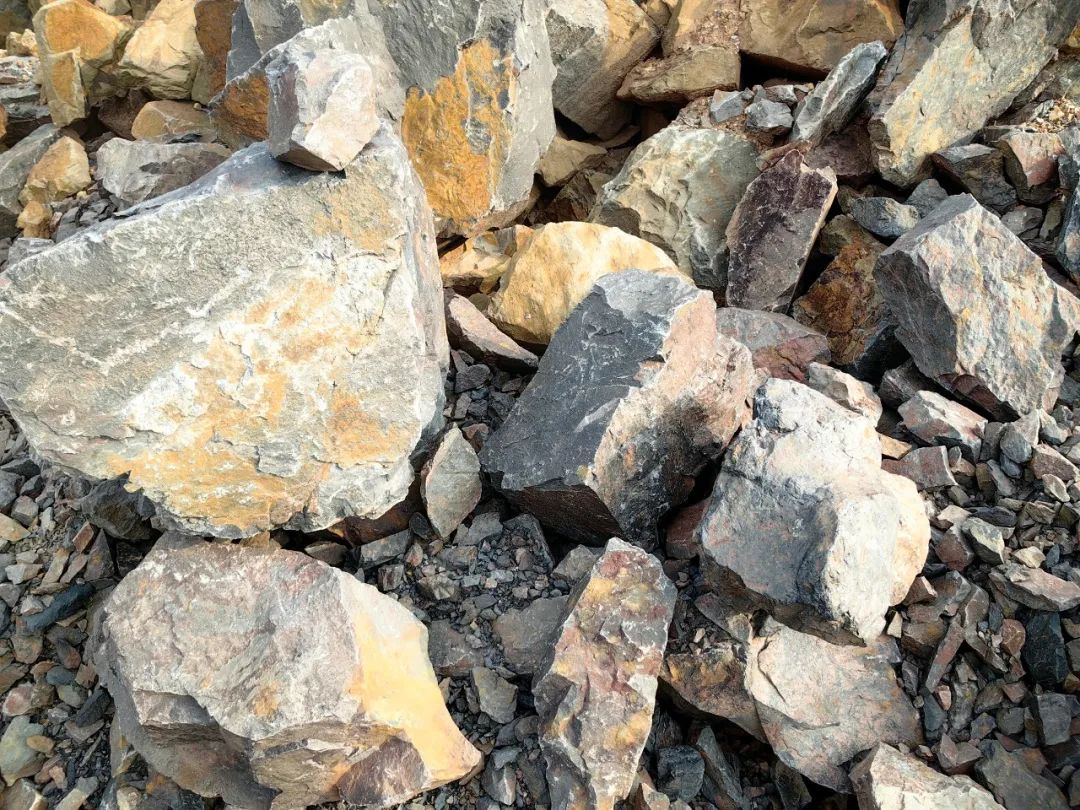 藤县绿色新材料产业园分园区堆放的砂石土一批拍卖公告