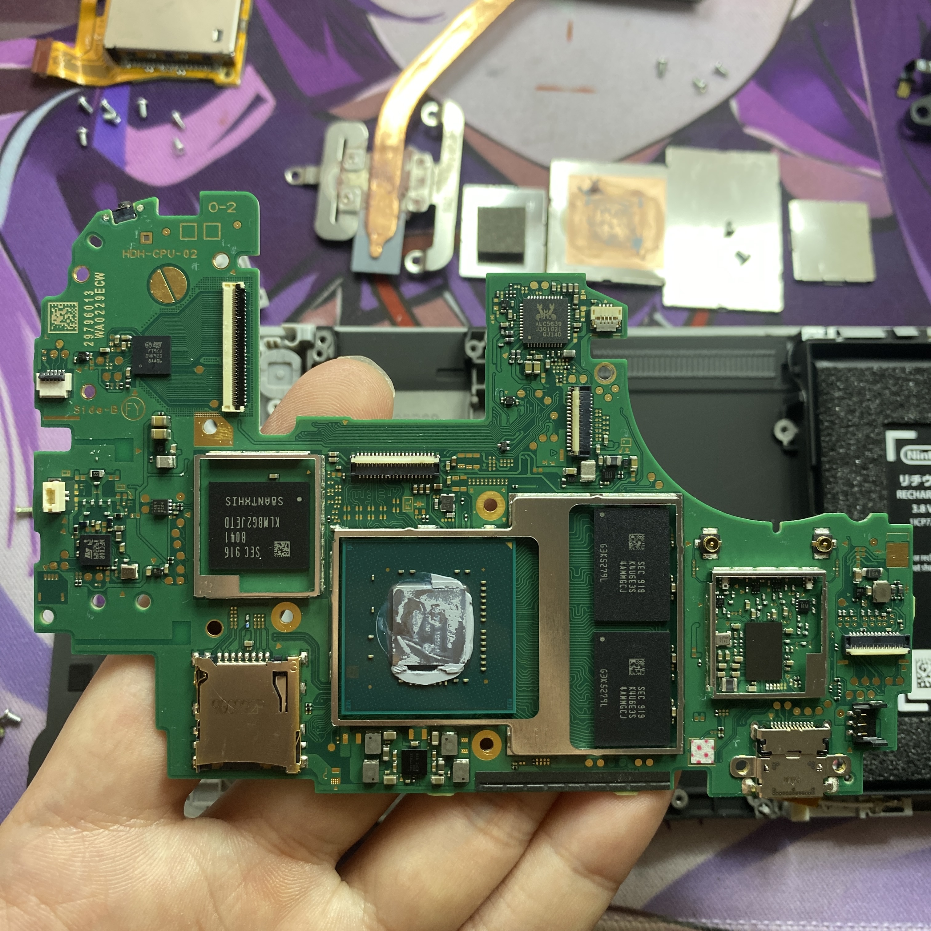 switchlite原装主板和零件拆解图