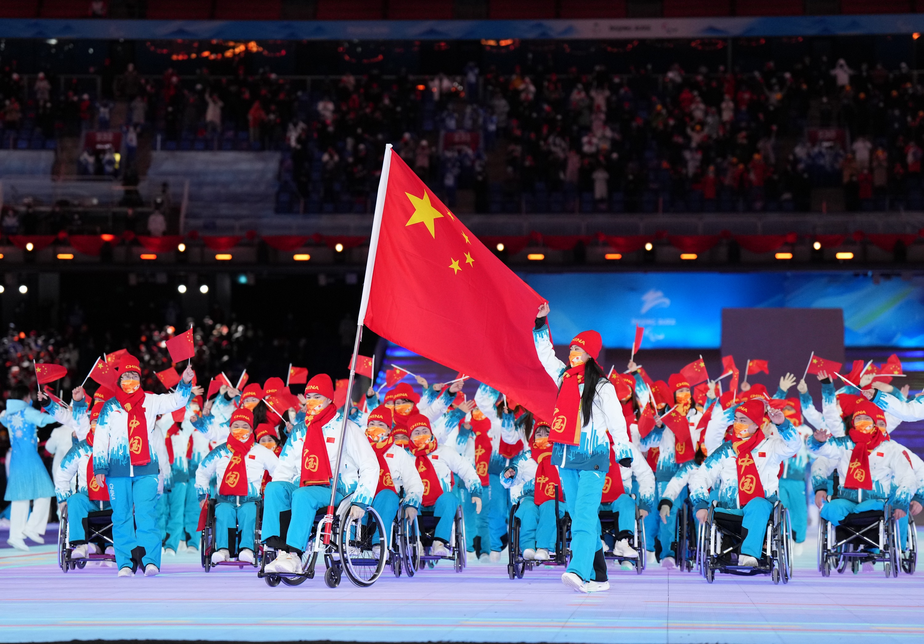 北京冬残奥会·人物|在高山之上"拥抱"整个世界——记无臂运动员孙鸿