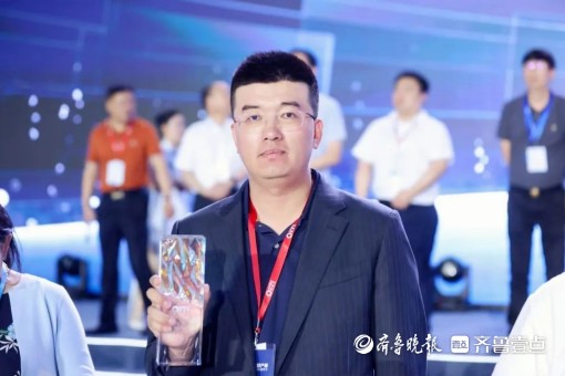 福胶集团总裁杨铧荣膺"和声共振|时代人物"称号