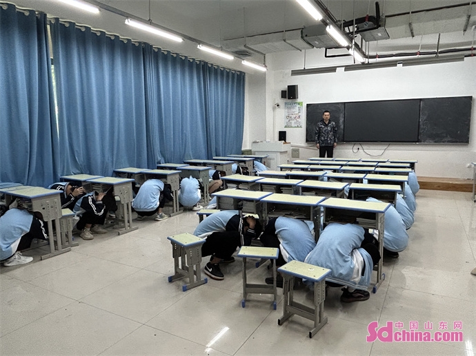 山东省菏泽信息工程学校开展2023年消防安全实战演练