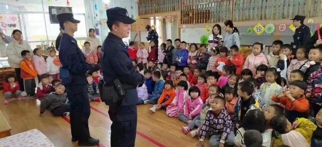 防恐防暴 安全童行——麒麟二幼開展防暴恐安全演練活動