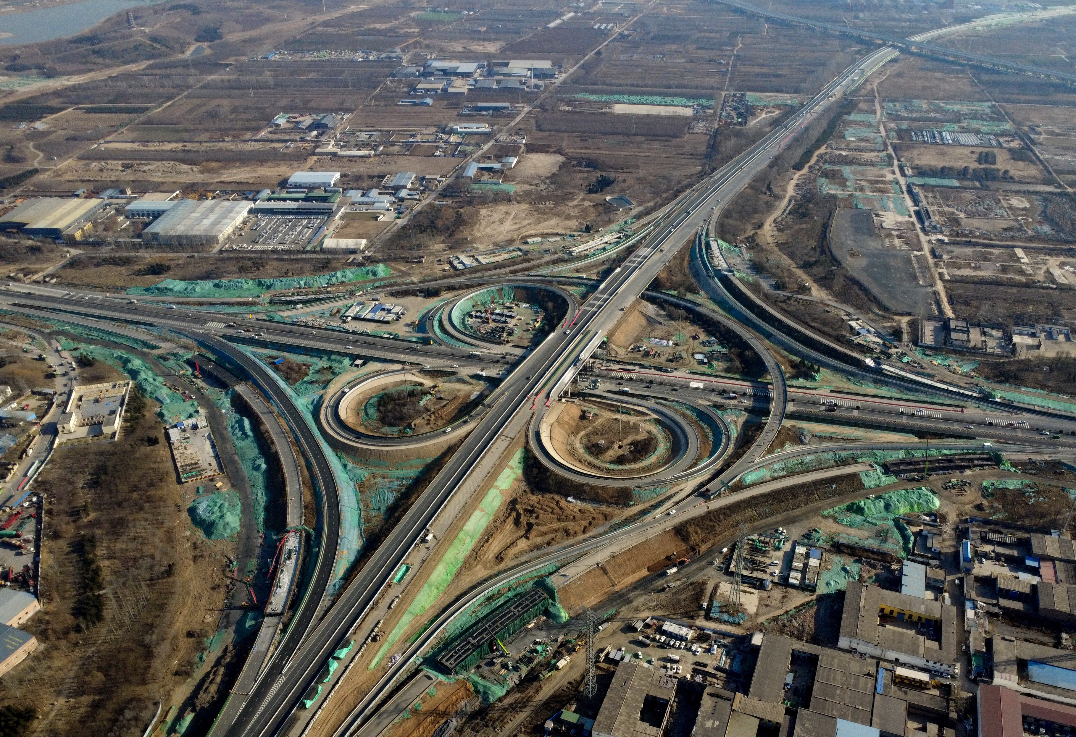 石家庄:加快市政基础设施建设 打造外通内畅的交通网络