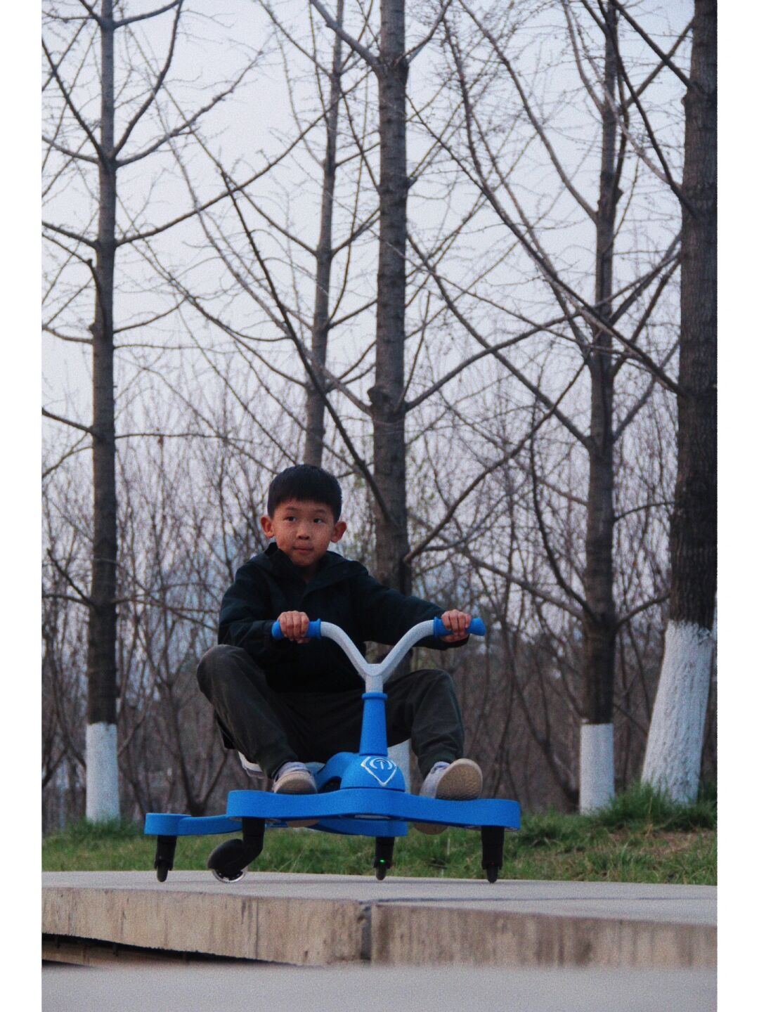 小蛮友漂移扭扭车,爸爸的遛娃选择