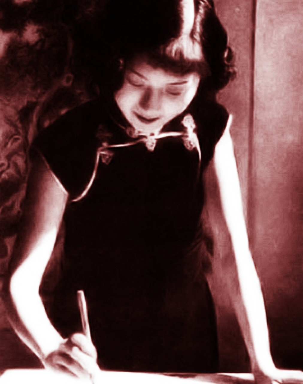 从照片来看,陆小曼的造型非常有型,一双丹凤眼十分可爱.