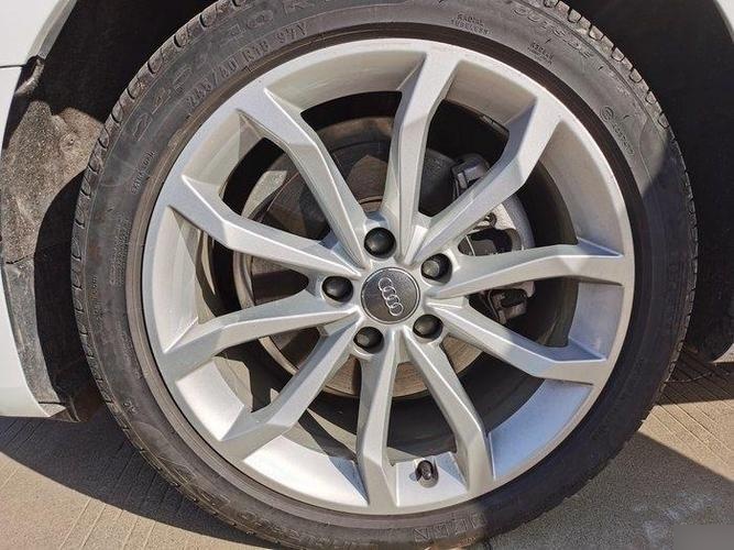 奥迪a4原车轮胎是什么牌子