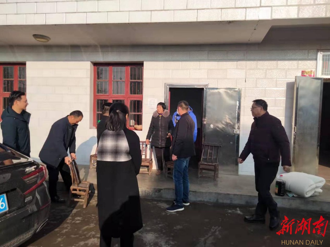 临澧县安福街道:走访社区困难户 真情关怀暖人心