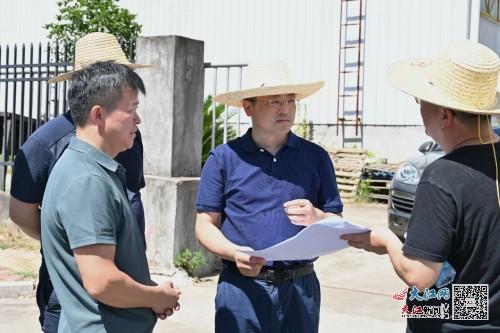 鹰潭市月湖区委书记敖捷调研督导物流园区建设发展情况(图)