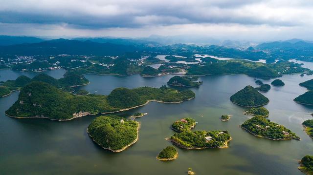 百花湖,位於貴陽觀山湖區西郊,水域面積為14.