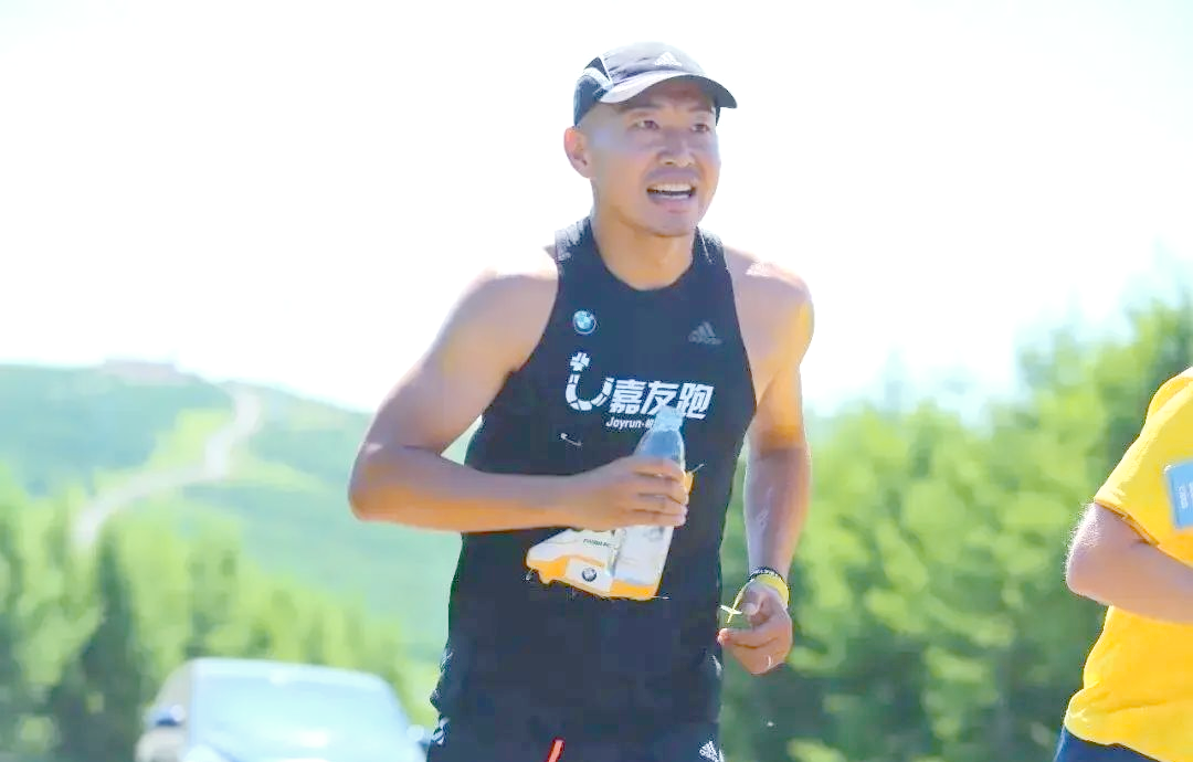 于嘉:央视主持人与跑者的双重魅力