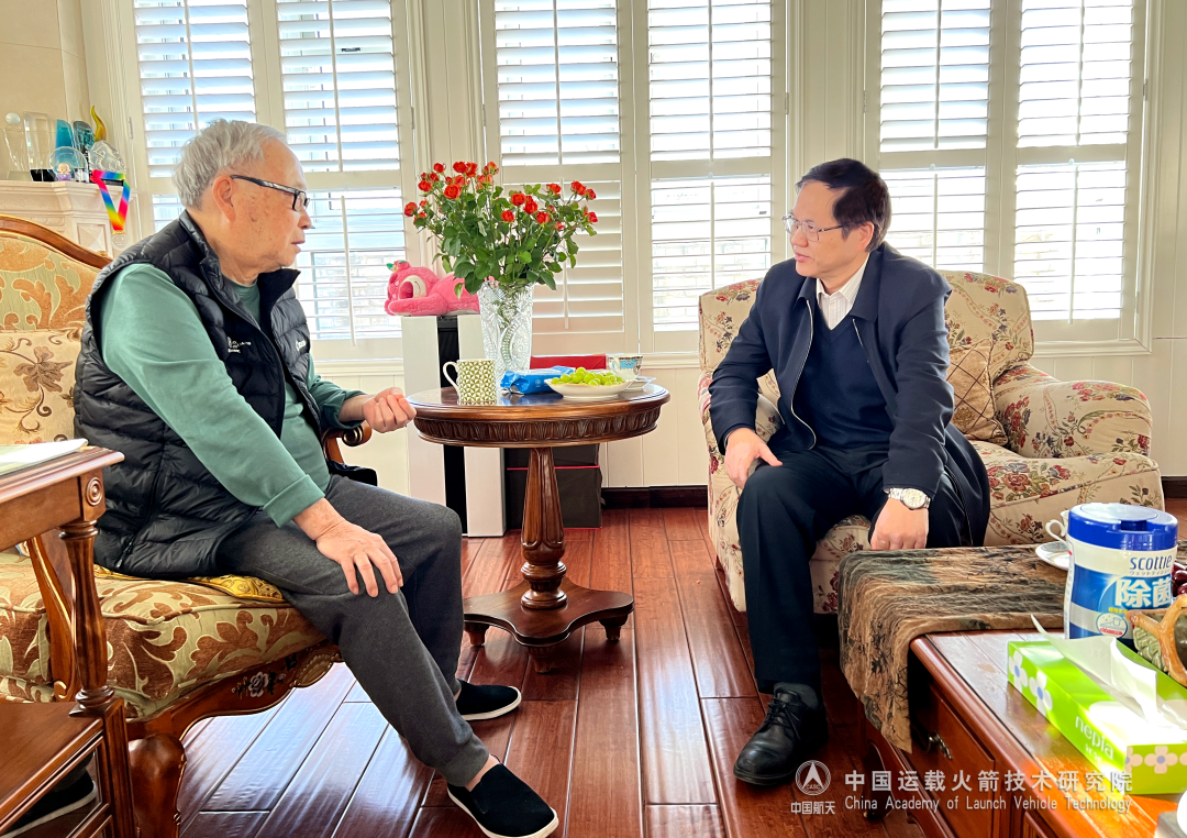 王国辉,党委副书记张为民分别看望慰问了刘纪原,沈辛荪,王宗银,梁小虹