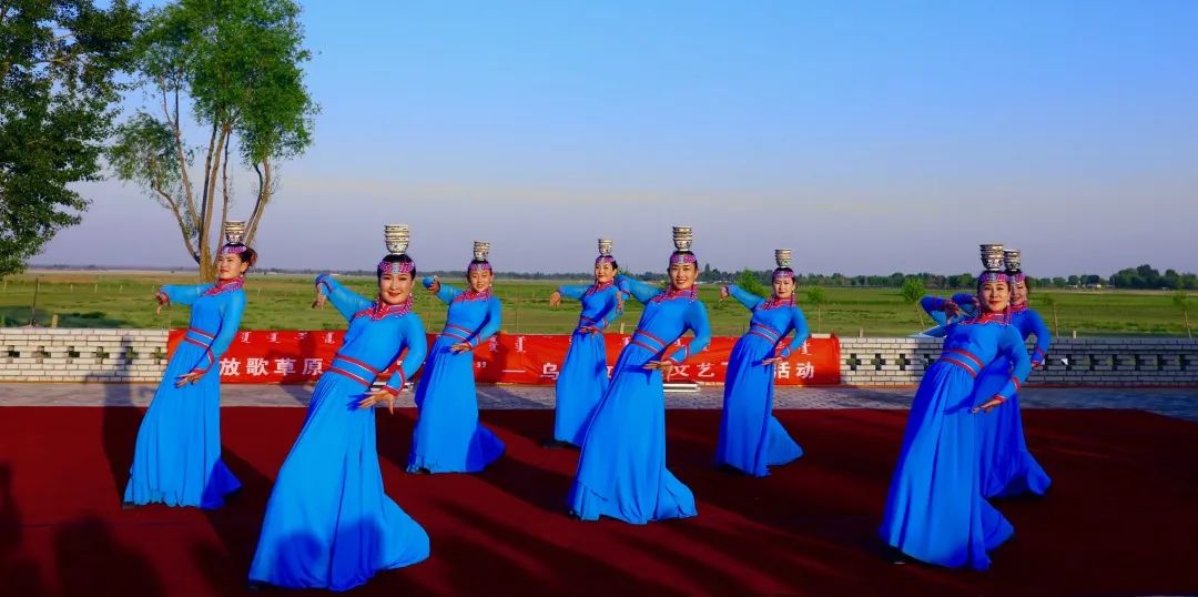 资讯记全国文化和旅游系统先进集体乌审旗乌兰牧骑