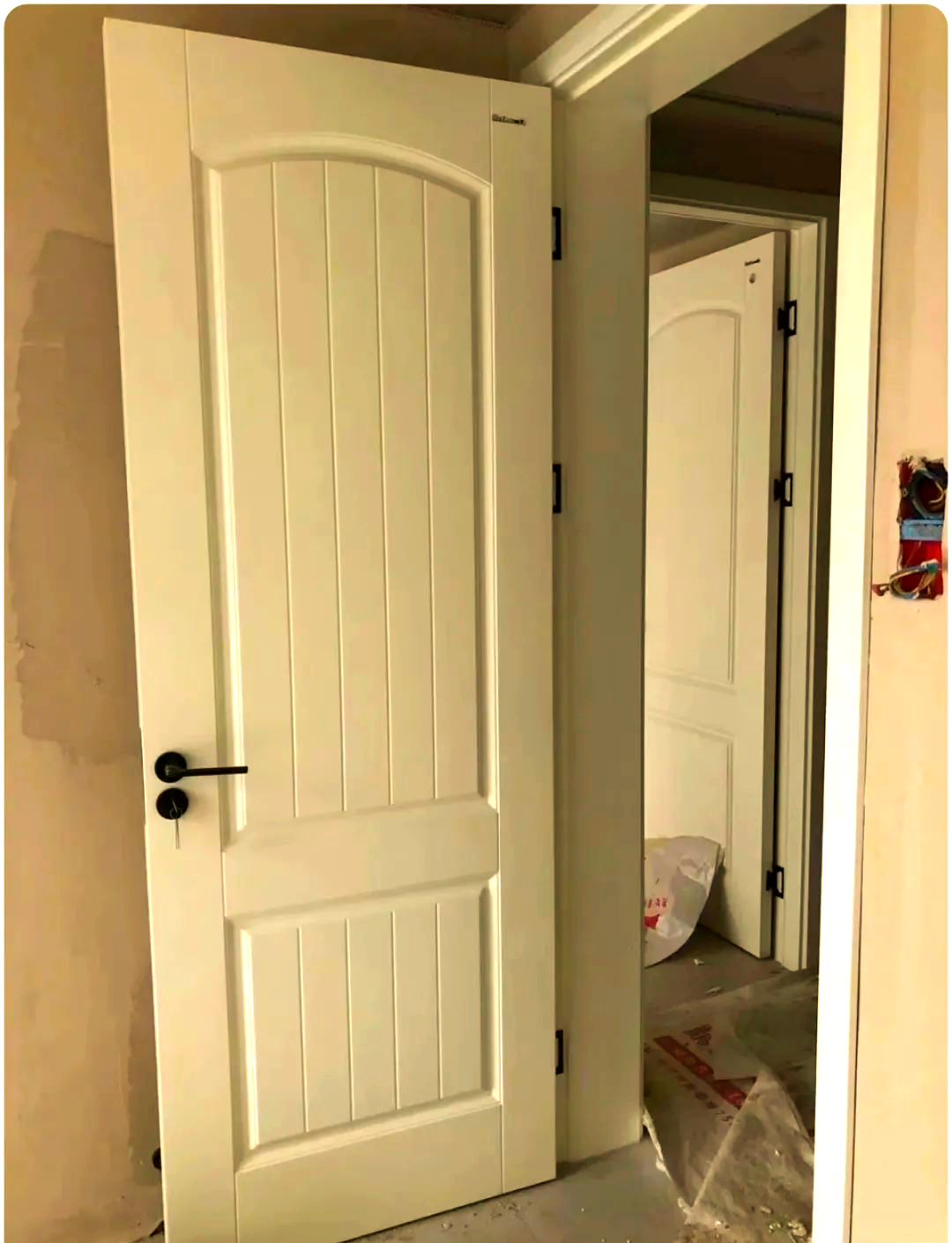 探索多样化的室内门款式