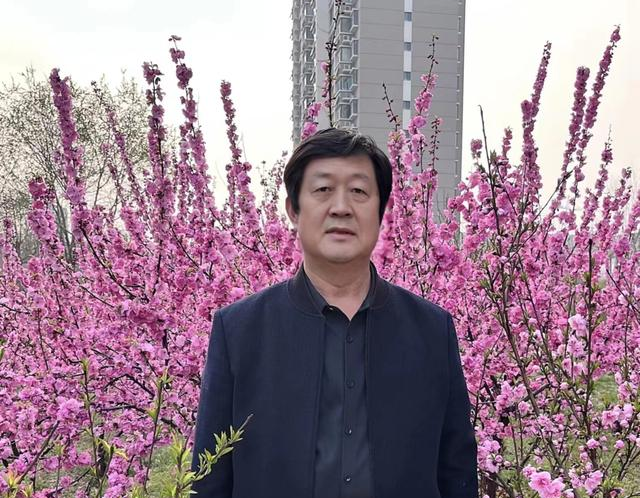 著名画家:张传亭