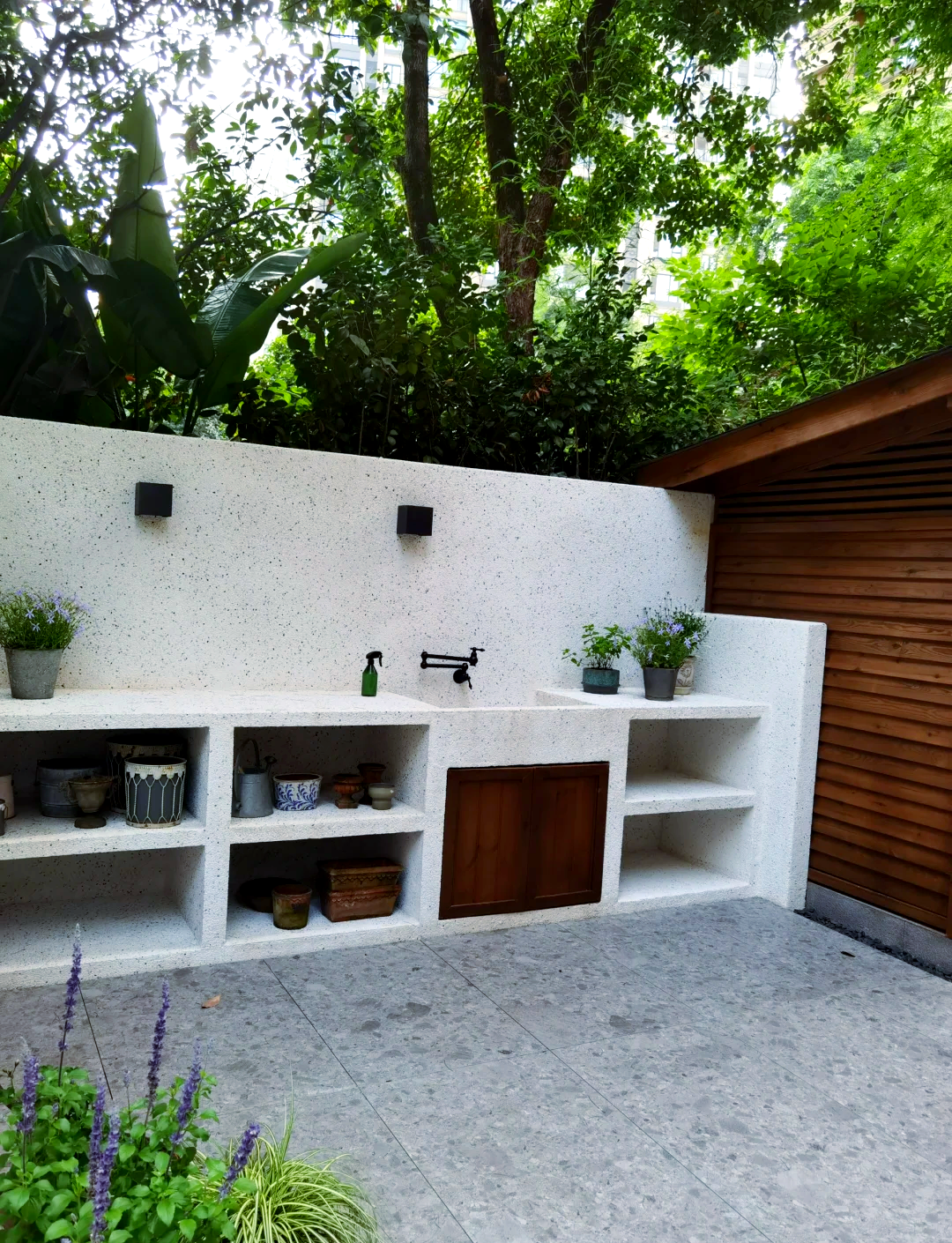 拥有院子,别忘了增添一个精心设计的洗手台