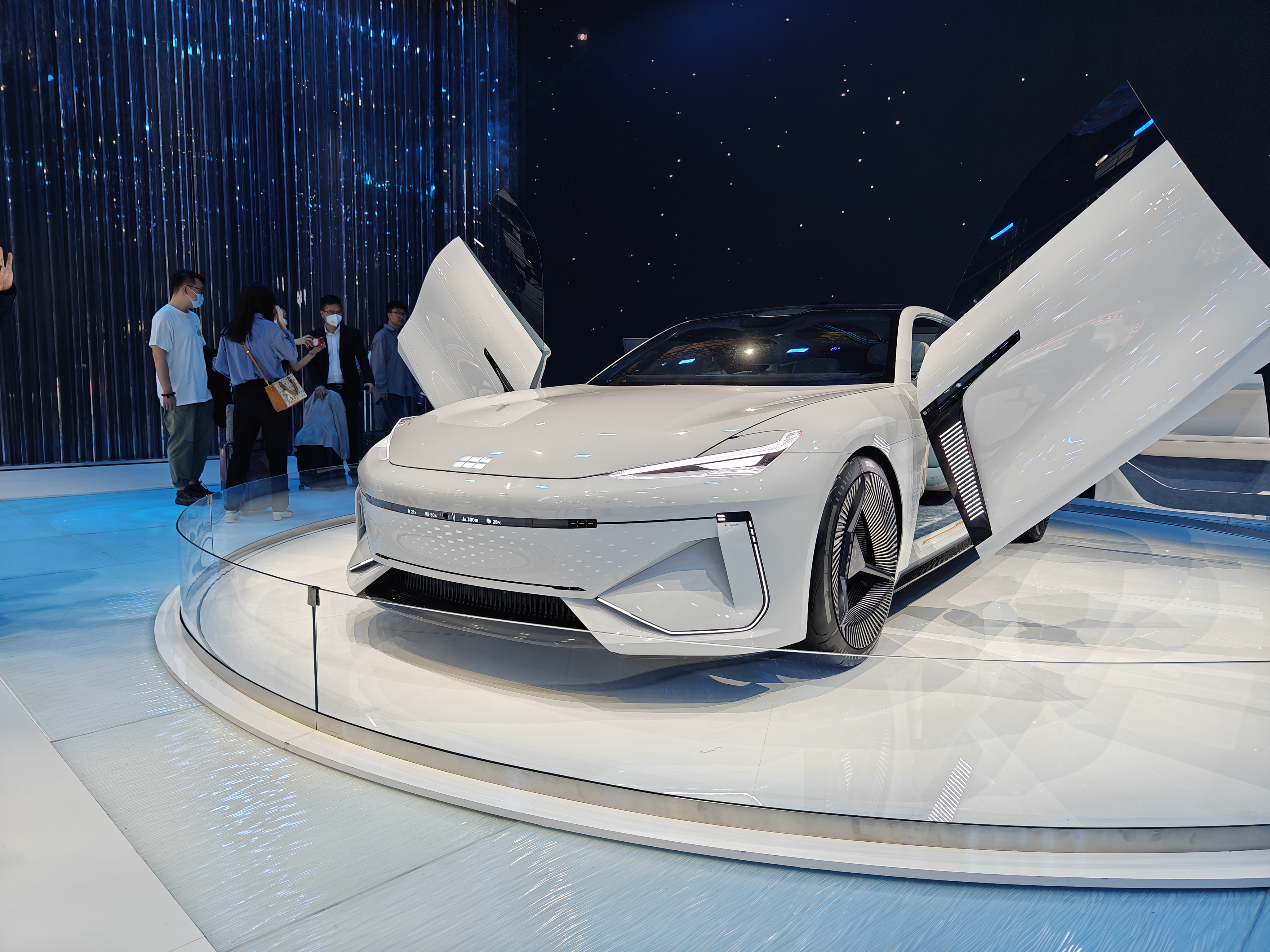 豪车高管也"窜门"拜访!国产汽车如何在上海车展大获全胜?