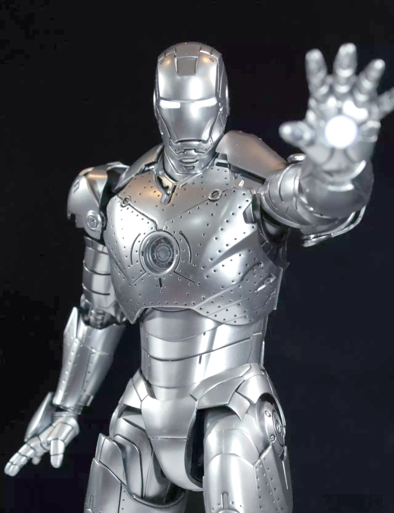 钢铁侠mk2测评:细节还原与可动性引关注