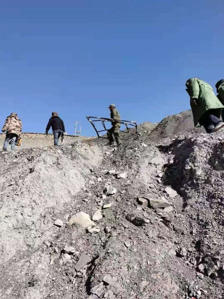省煤田地质局物探测量队技术支撑柴达尔煤矿安全开采