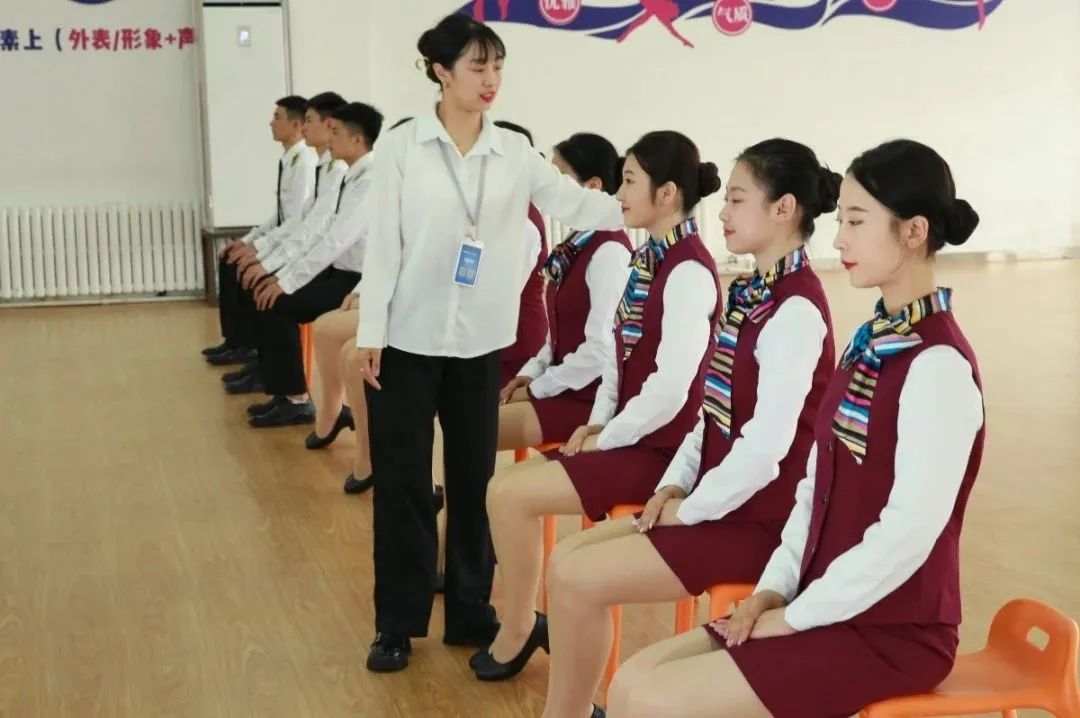 「2023年夏秋季招生简章」航空服务专业「沈阳万通」