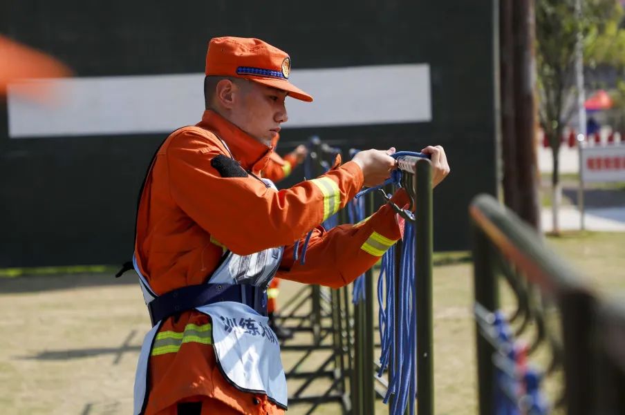 福建省森林消防总队圆满完成2023年新招录消防员入职教育训练检查考核