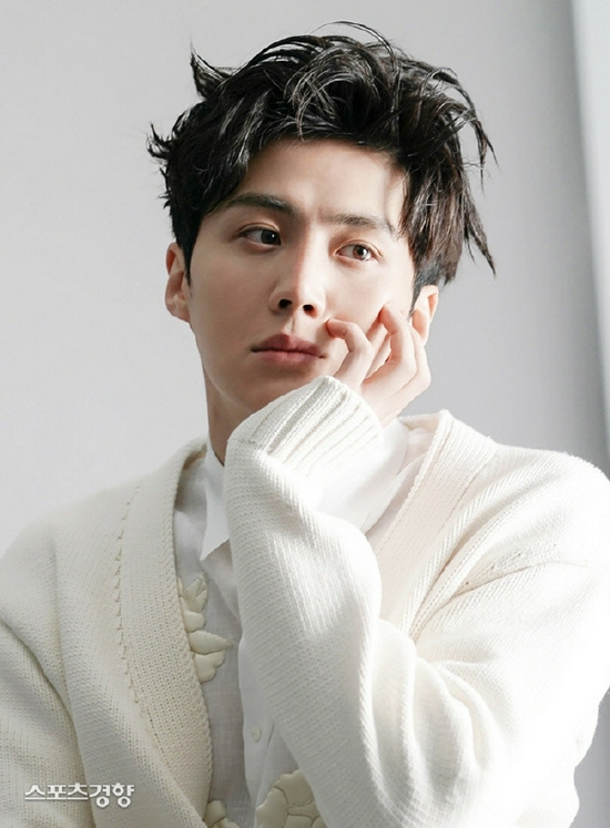 经纪公司就金宣虎合约事件发表立场