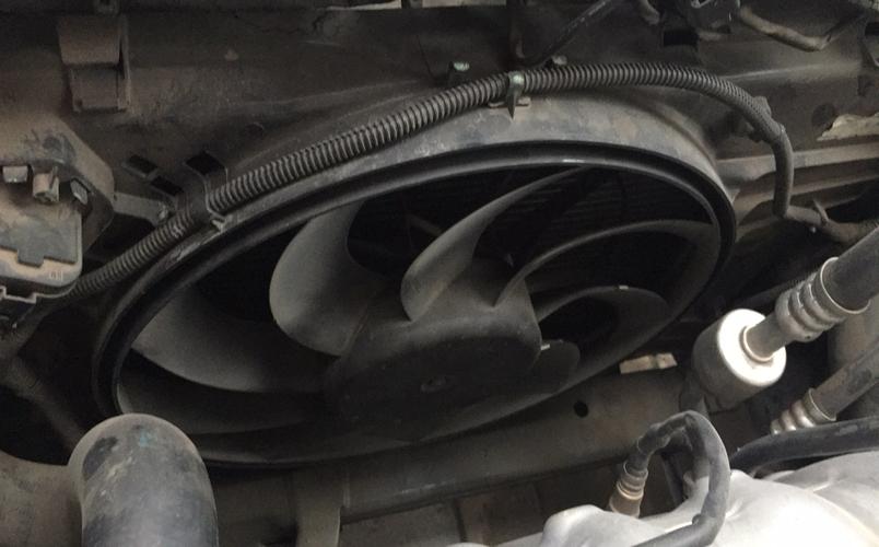 大众宝来水箱风扇一直转怎么办?