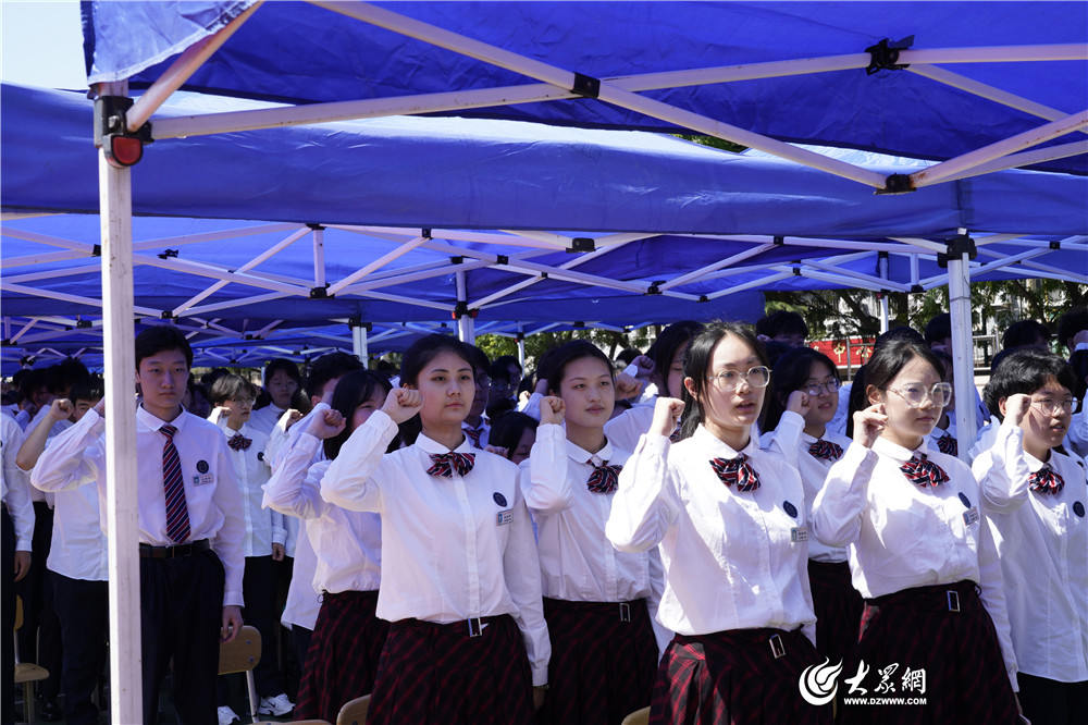 风起山海边,逐梦新征程——青岛外事学校2023届毕业典礼暨成人礼仪式