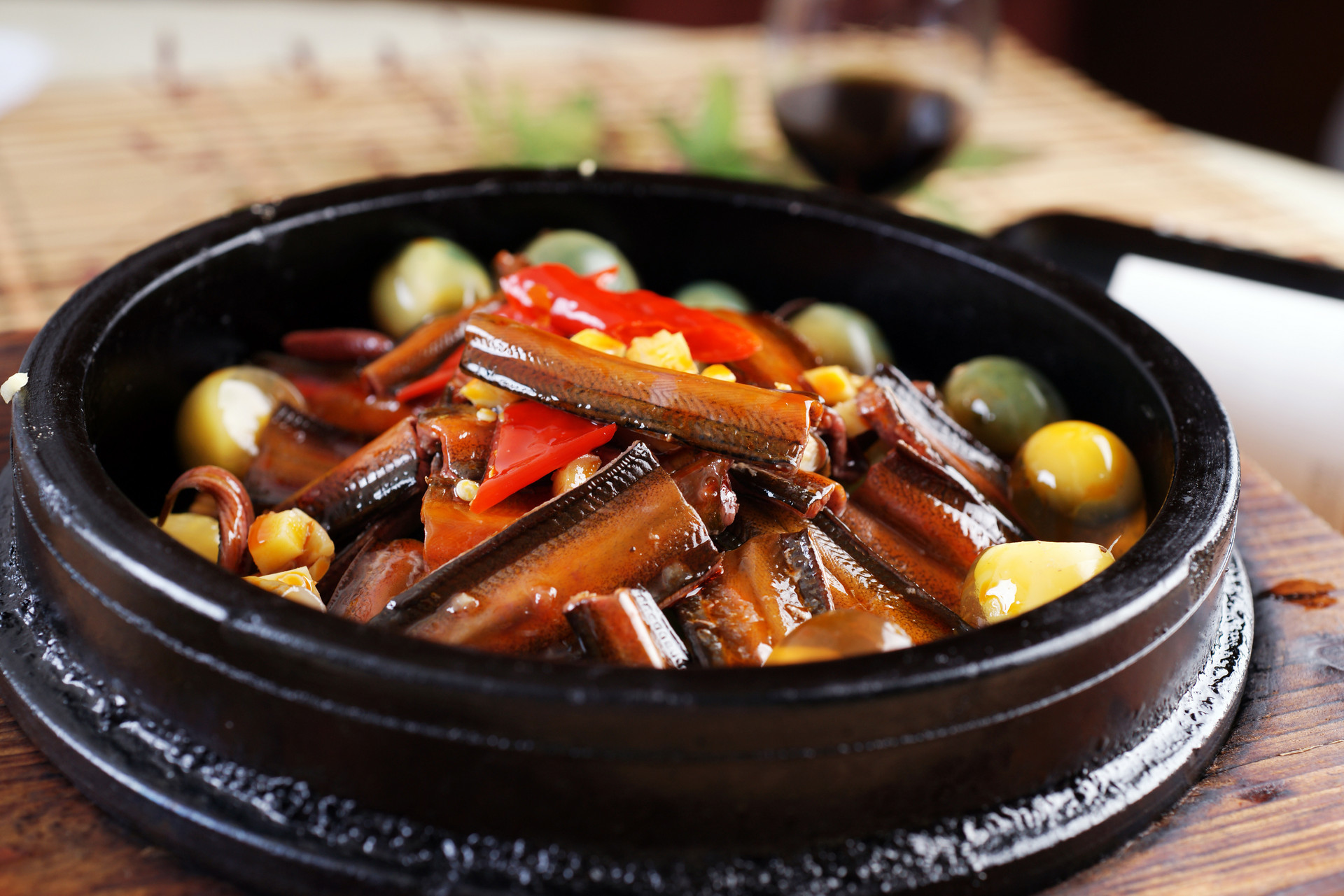 响油鳝丝,鳝筒煲,这2道家常做法,滑嫩鲜香,健康又有营养