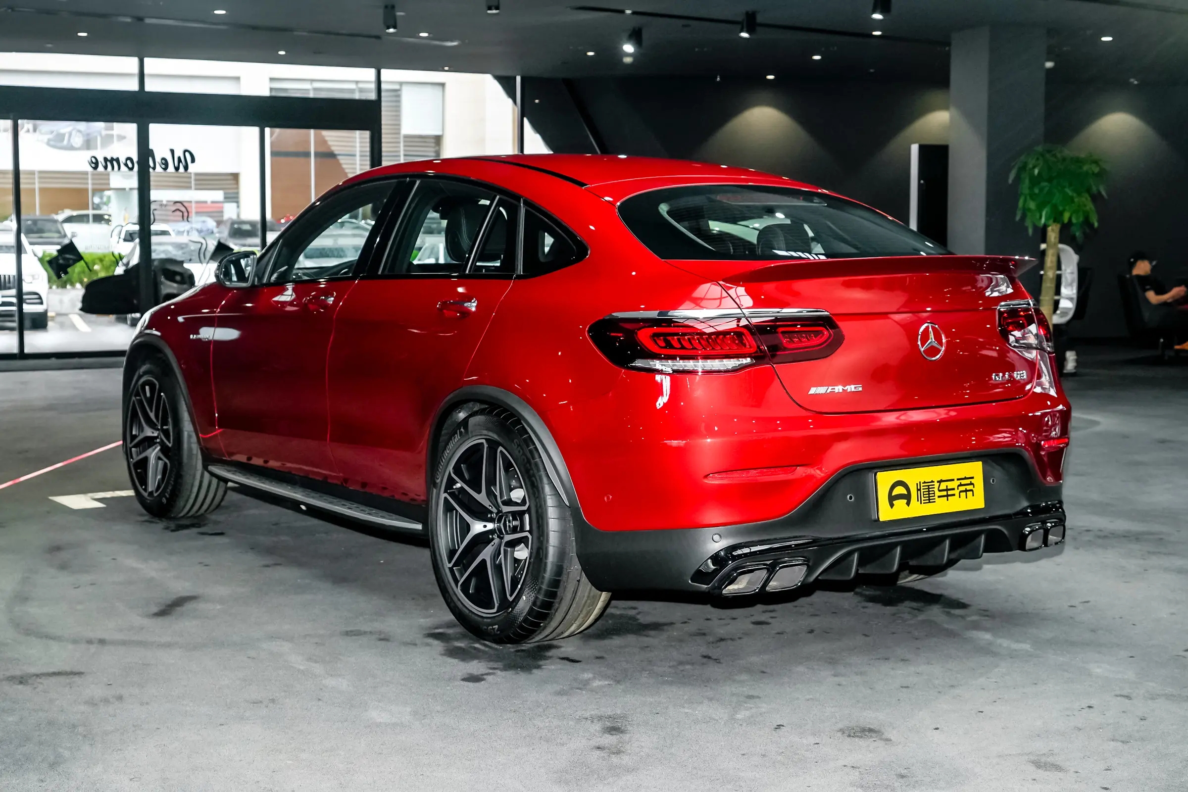 4.9s破百,集性能,颜值于一体,奔驰glc轿跑 amg详解