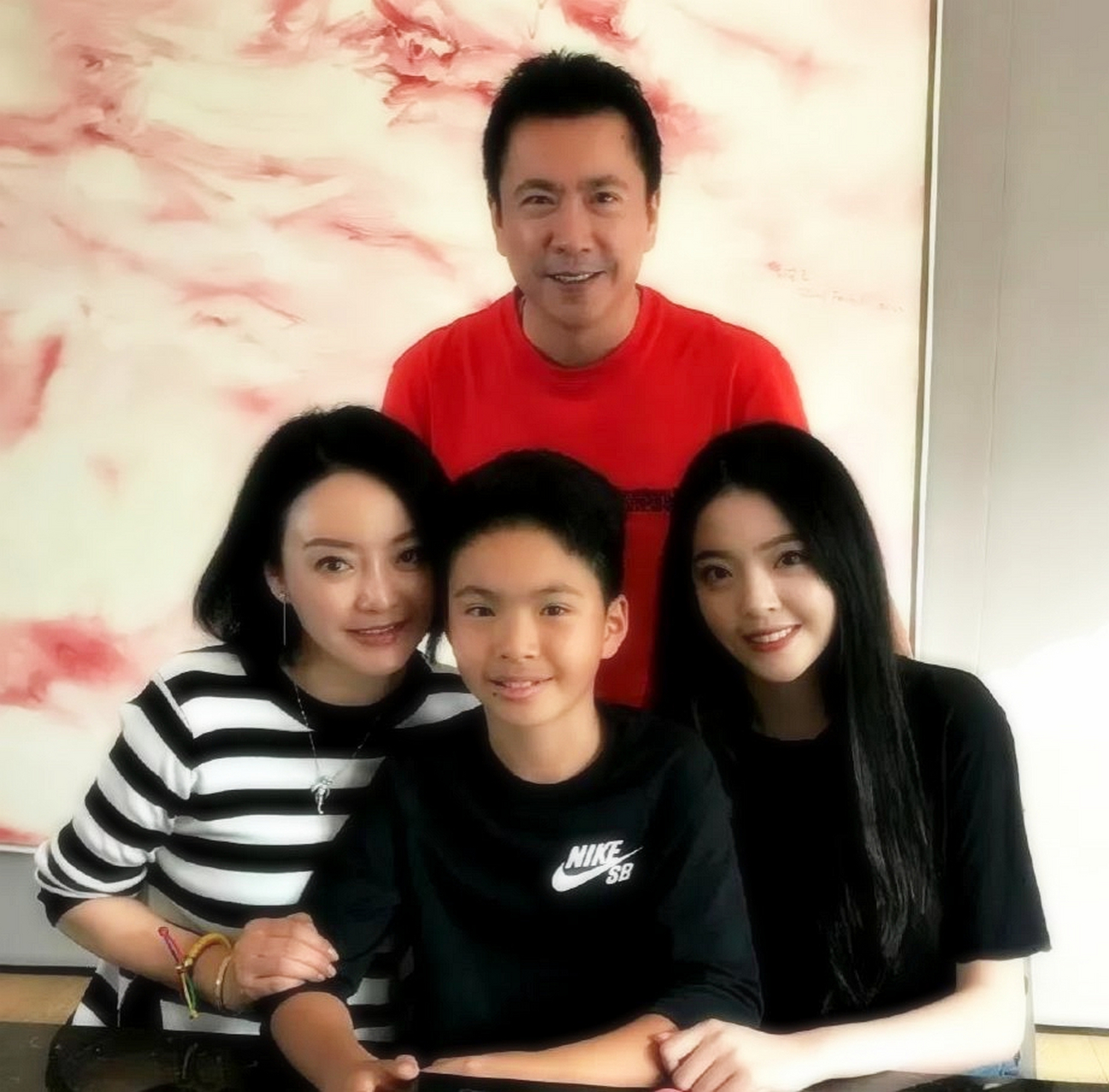 《爸爸回来了》,王中磊之子威廉的弟弟聪明有家教,小小年纪就一口流利