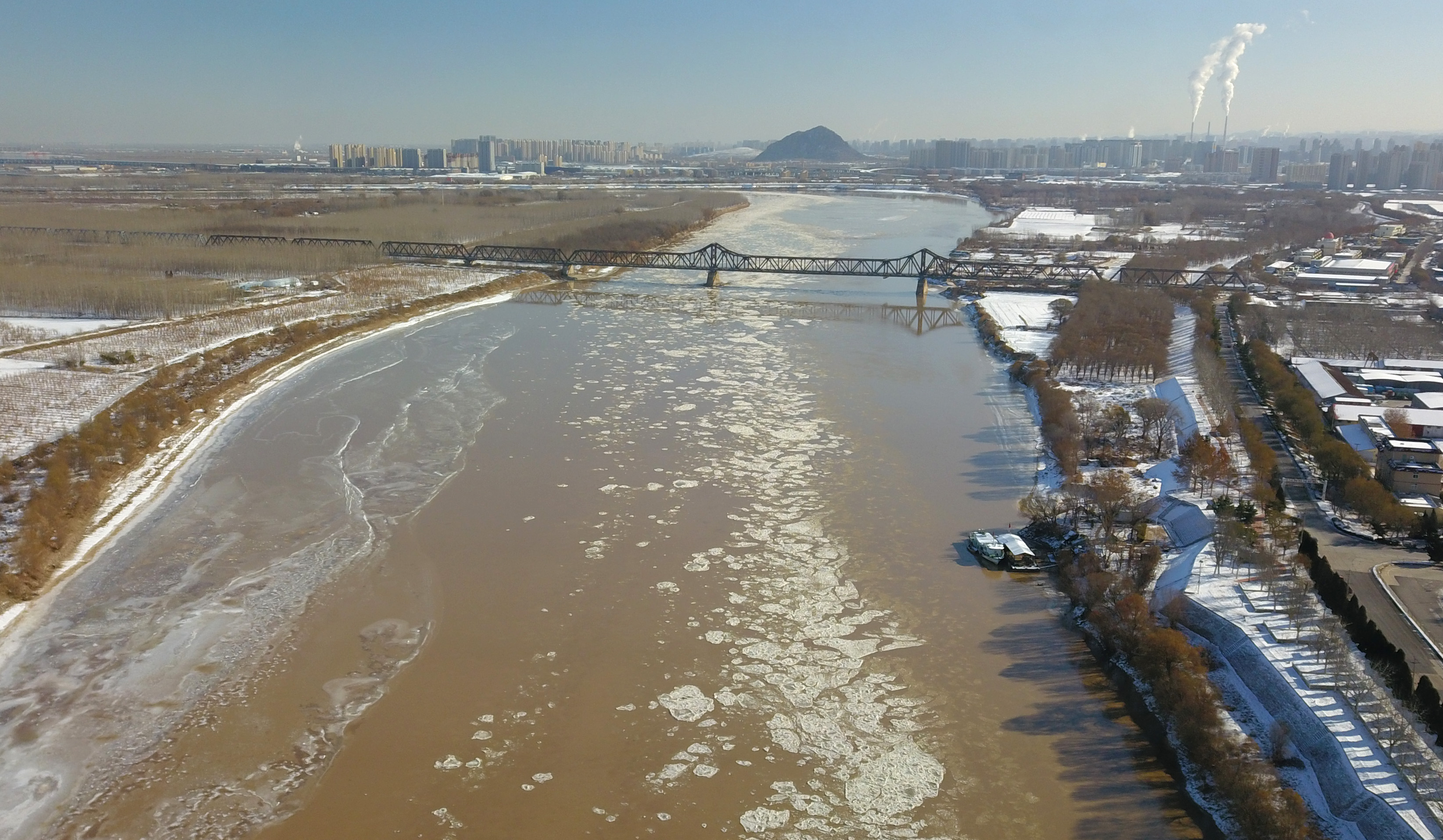 (环境)黄河济南段出现淌凌