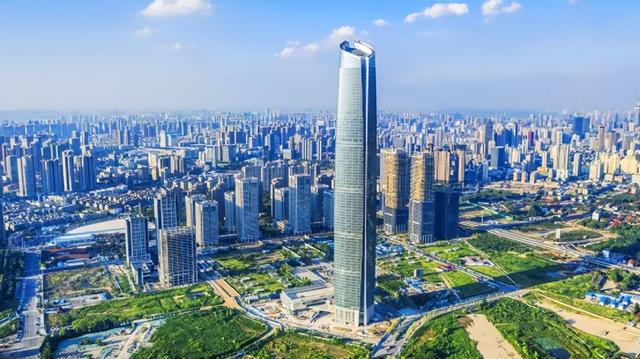 武汉cbd|笑看潮起又潮落,故乡树木已参天