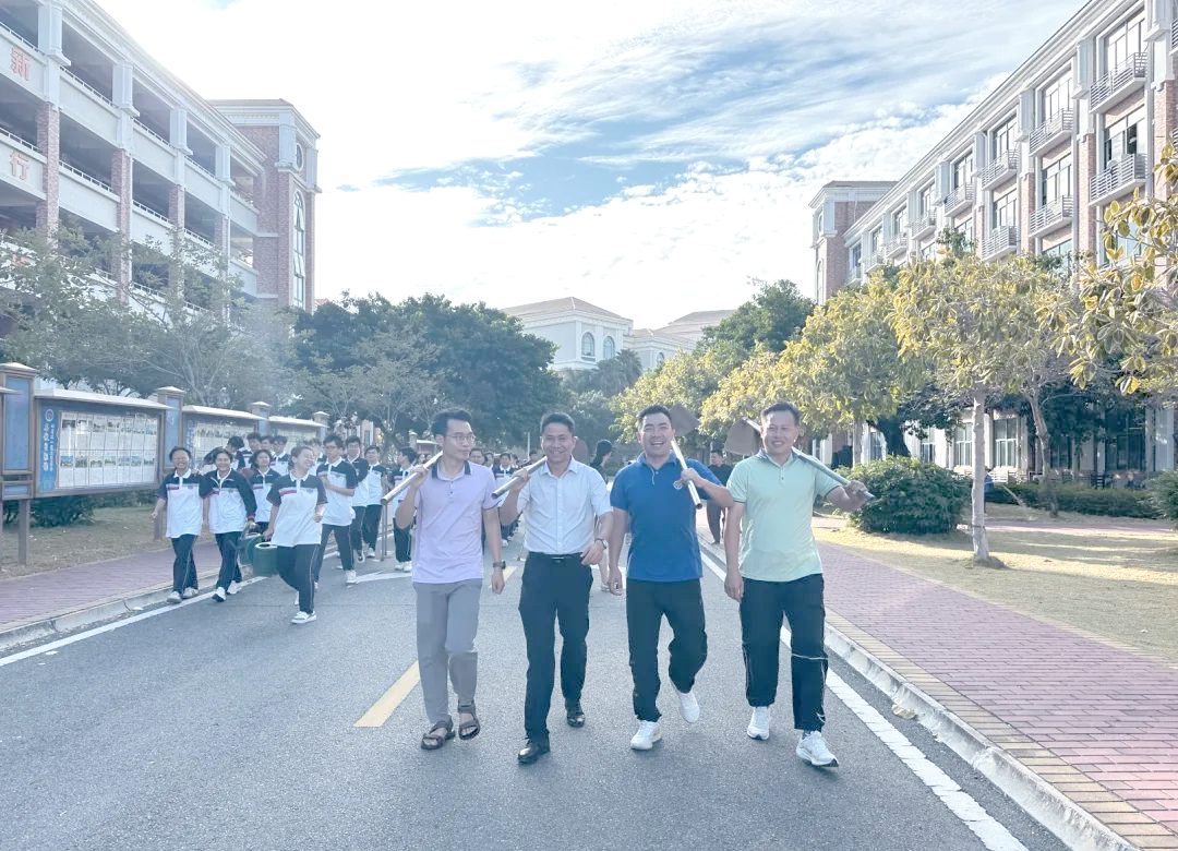 华二黄中植树节:师生携手共筑绿色未来