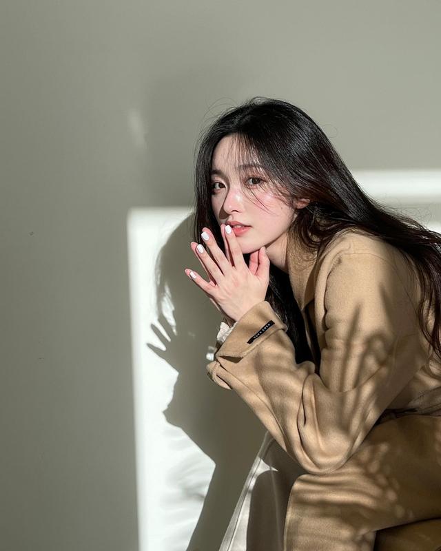 女友感十足!韩国正妹金娜熙:侧脸超美!