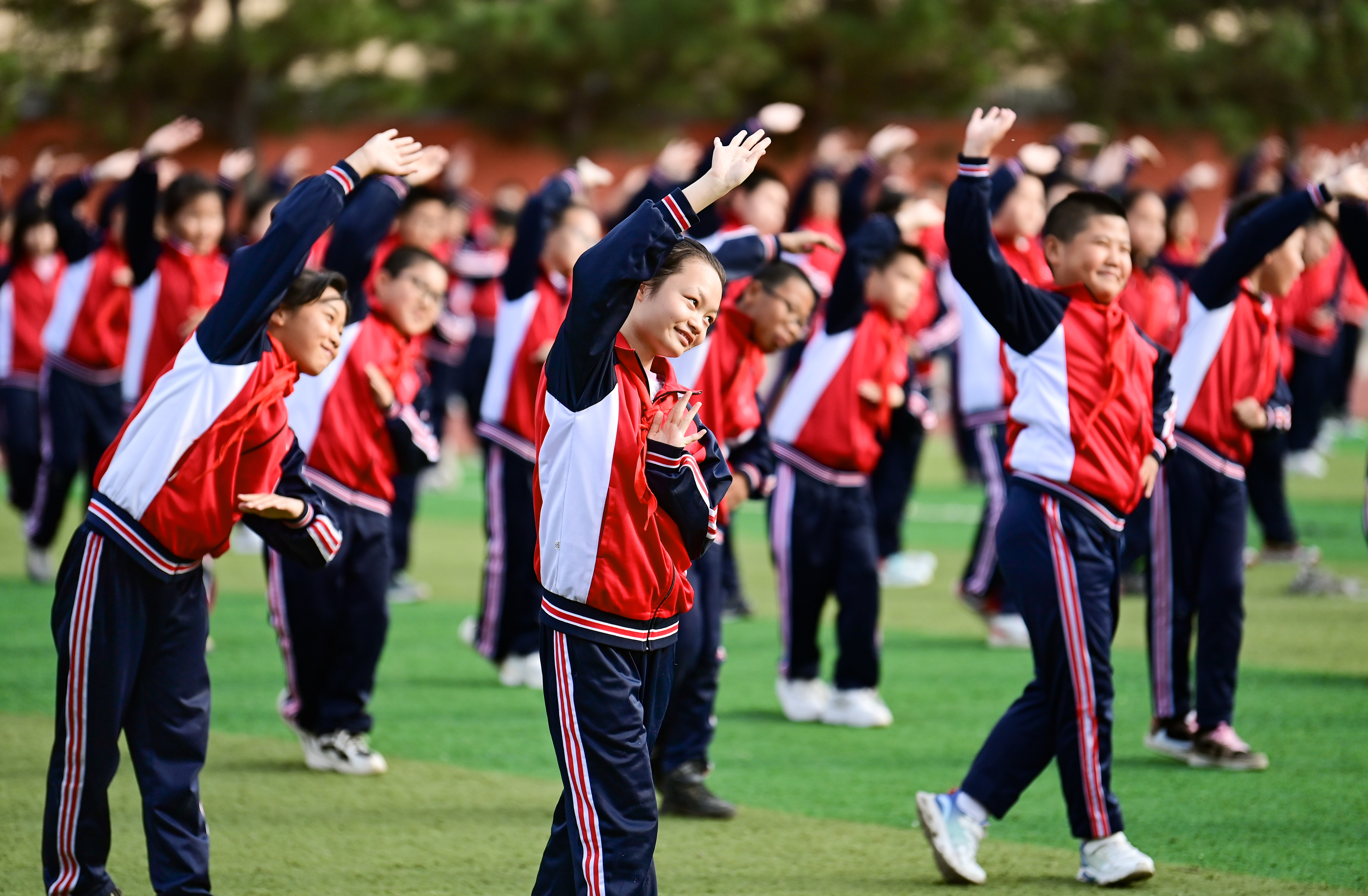 保障学生课间10分钟正常活动