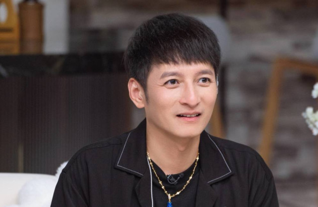 李维嘉道歉了,有人说他没有为自己失察和加盟商道歉,你怎么看?