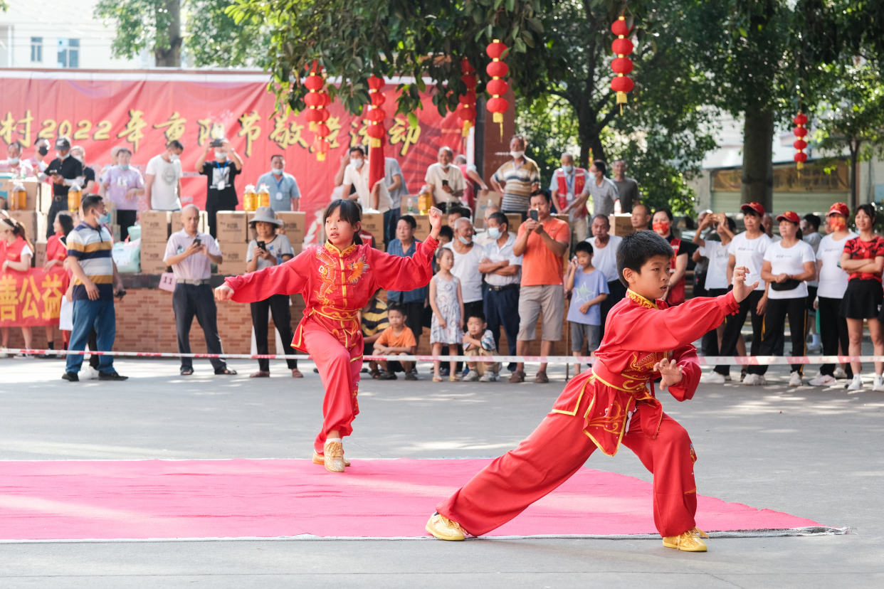 「非遗公益」九九重阳节北胜蔡李佛拳于杨三村为近600名老人献演