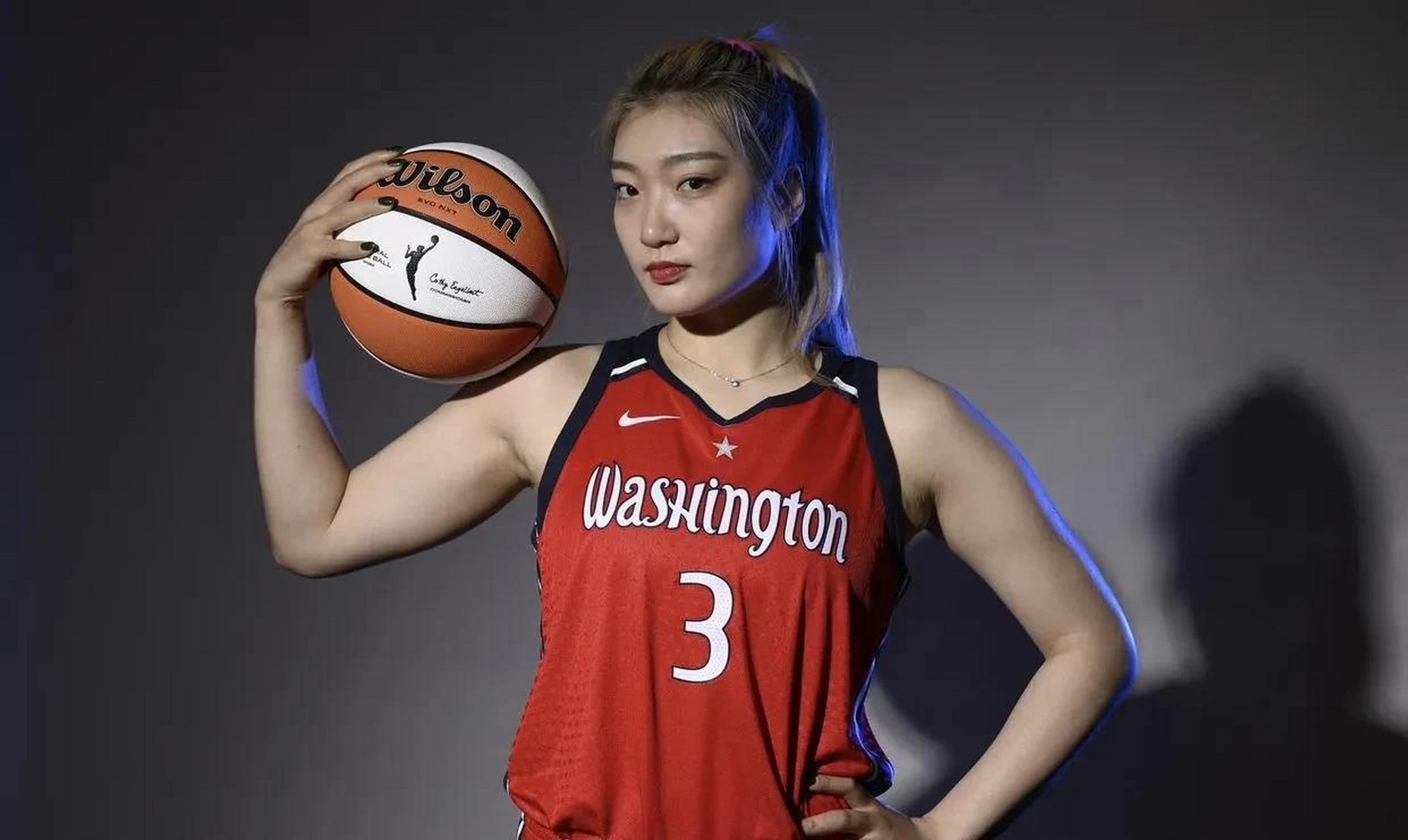 中国女篮,五位主力球员,李梦,韩旭,李月汝,杨力维和王思雨.