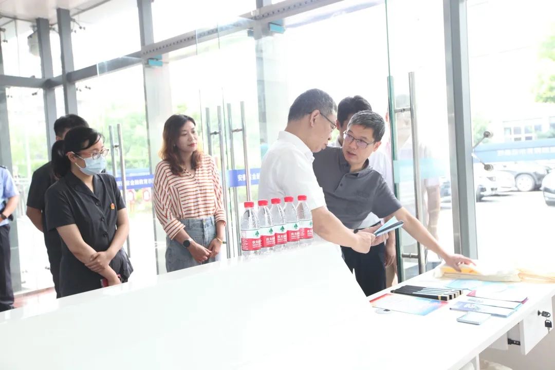市委政法委副书记季海波一行来花山法院督查安全感满意度双提升工作