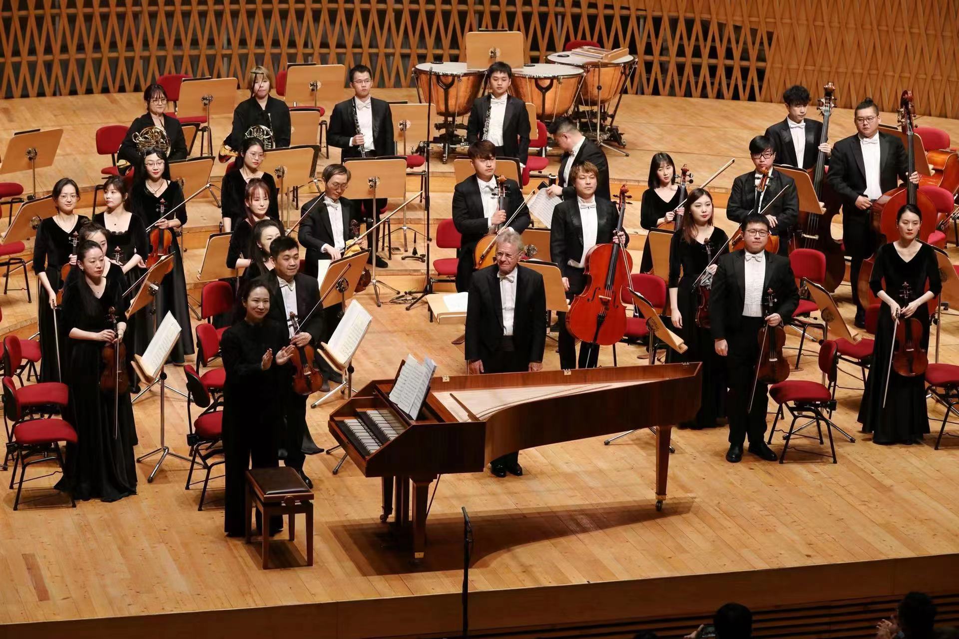 指挥苏丹特来沪与上海爱乐乐团完成"三年之约"