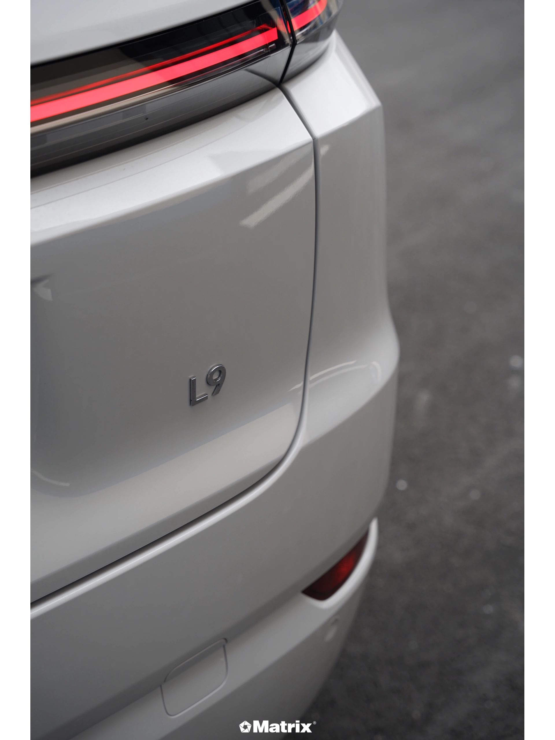 理想l9-matrix矩阵改色膜玛瑙灰,如同套上了灰白色的盔甲