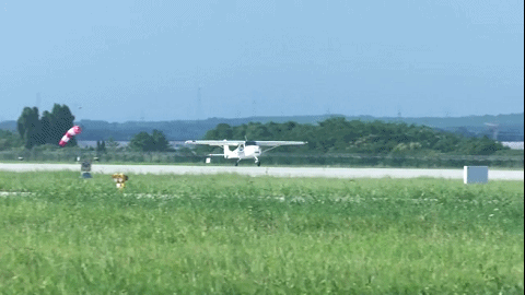 国产轻型运动飞机"领雁"ag50成功首飞!售价百万内,当场卖出105架