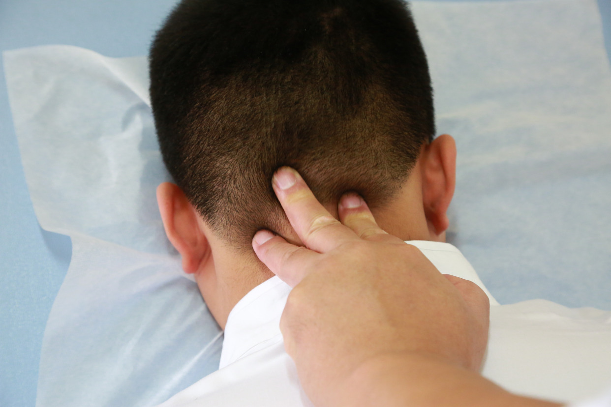 脑梗患者,做这个按摩有效缓解