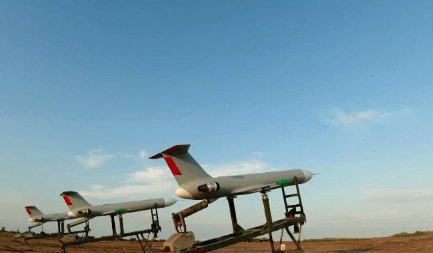 解放军多型靶机腾空 红旗-16防空导弹60秒极限打击