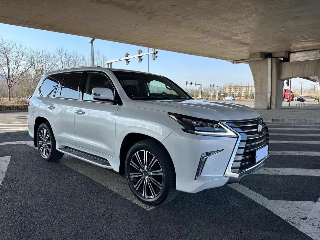 570雷克萨斯落地价多少钱