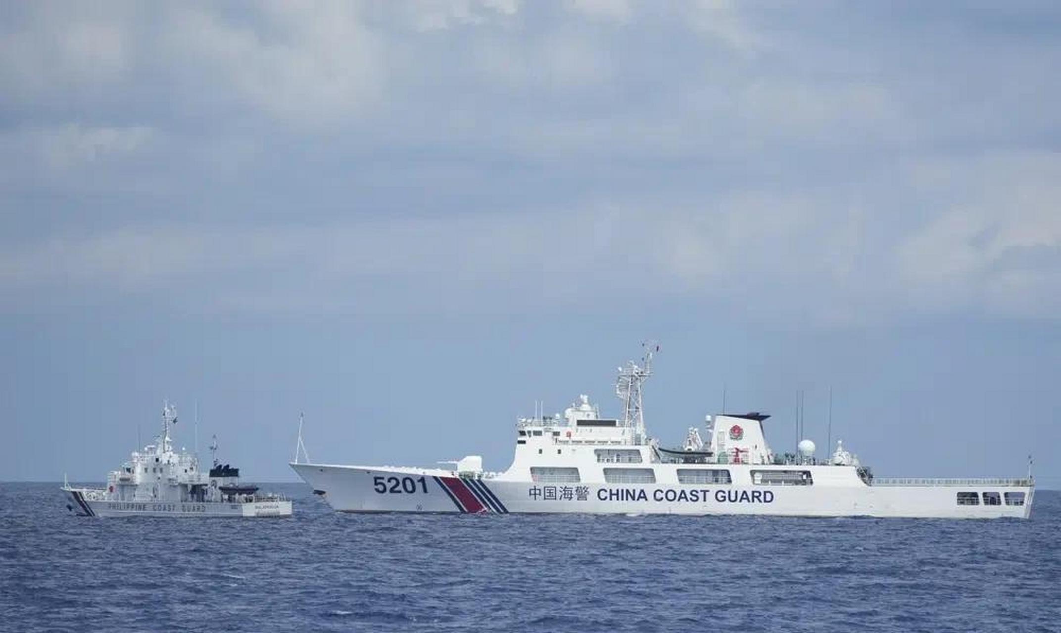 不是我太大,是你太小,中国海警船南海拦截菲律宾海岸警卫队巡逻船