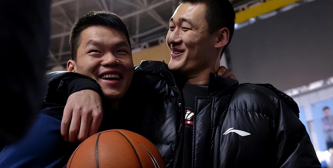 朱芳雨下狠手,四换一交易刘传兴!和周琦组双塔冲冠