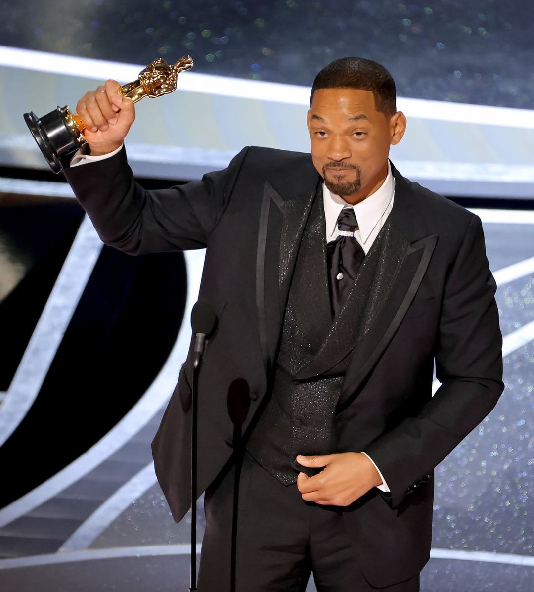 威尔·史密斯获奥斯卡最佳男主角,发言说会为家人而战,太酷了!