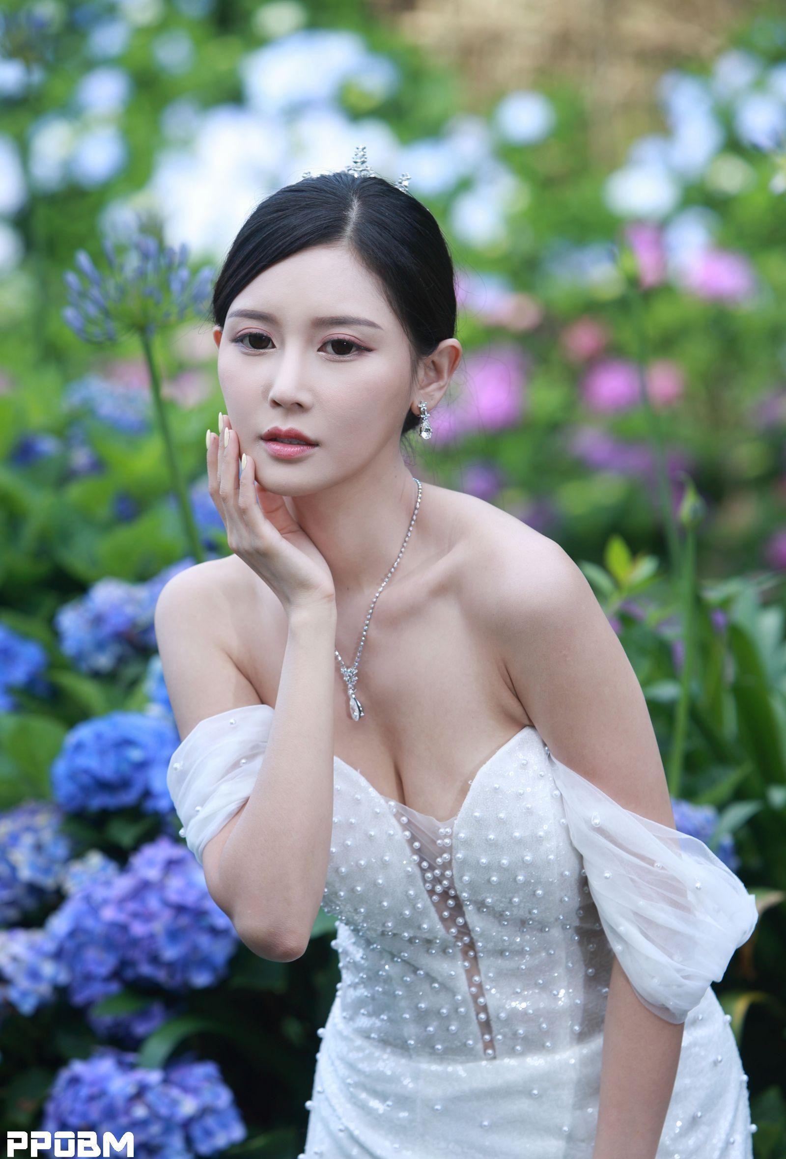 许玲玲 这婚纱礼服不错